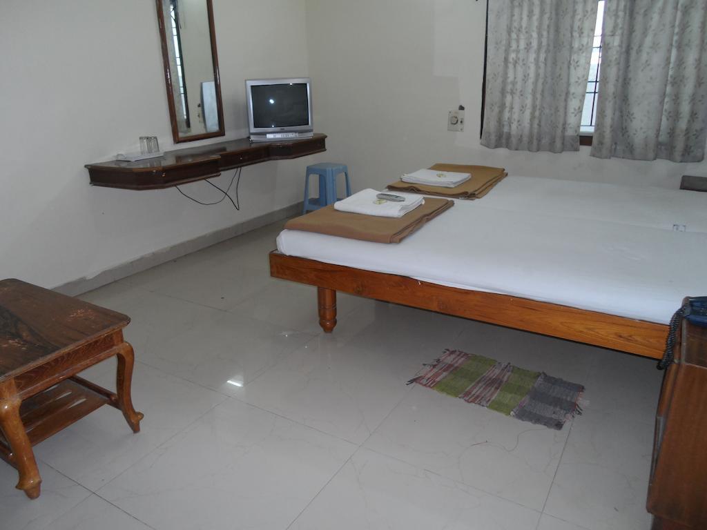 Hotel Sunilkrishna Tirupati Pokoj fotografie